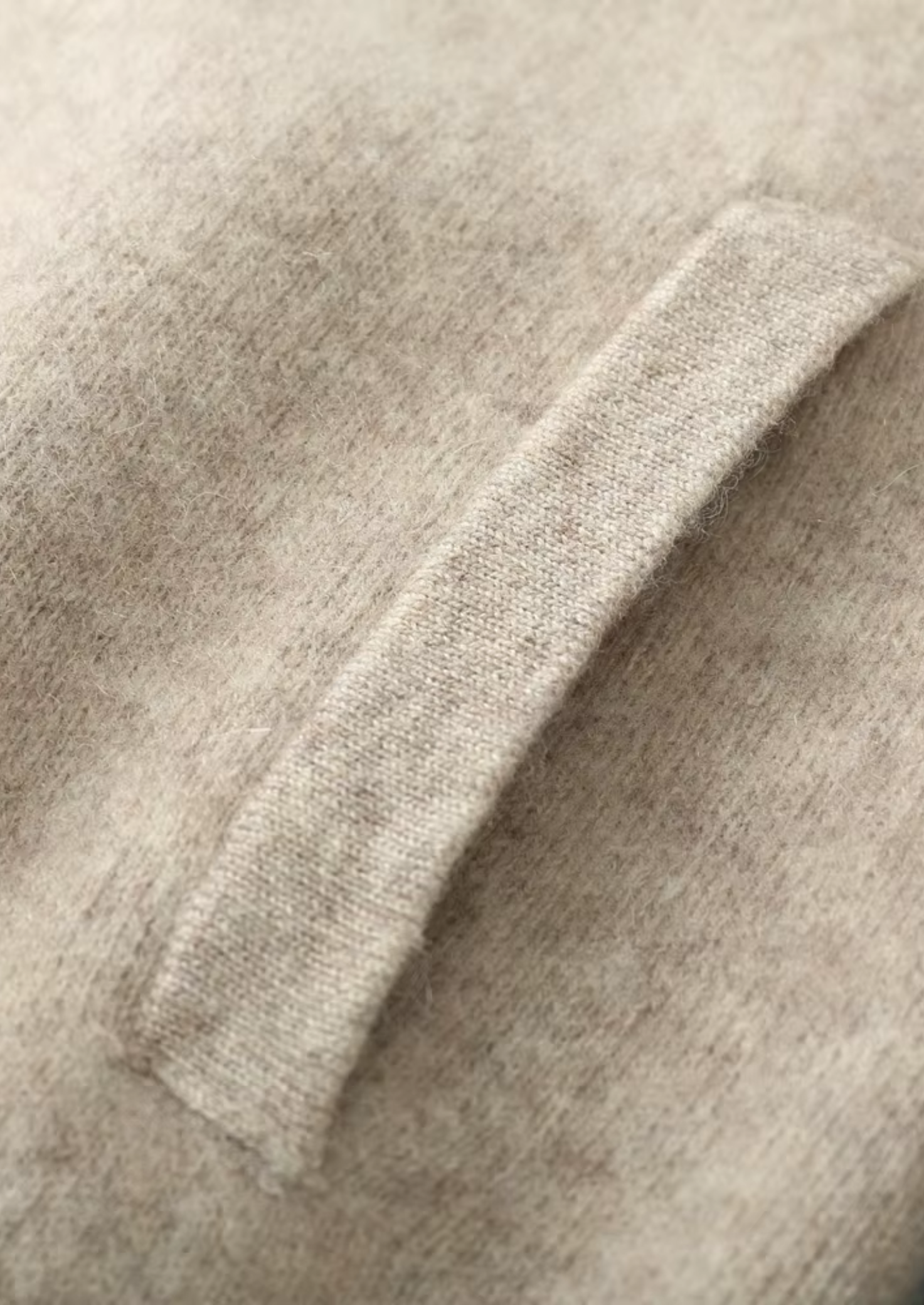 BELMONT WOOL V-NECK CARDIGAN