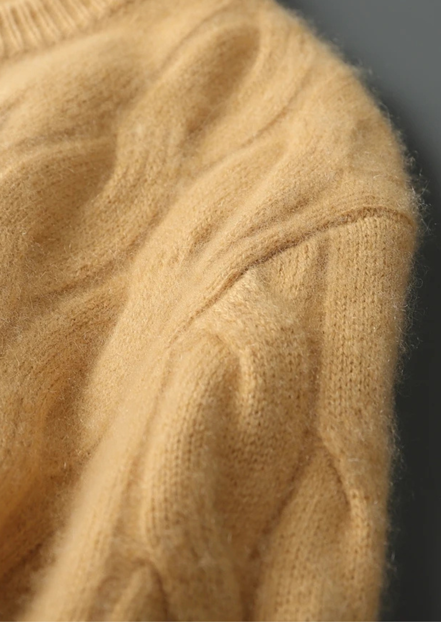 BELMONT WOOL CABLE CREWNECK
