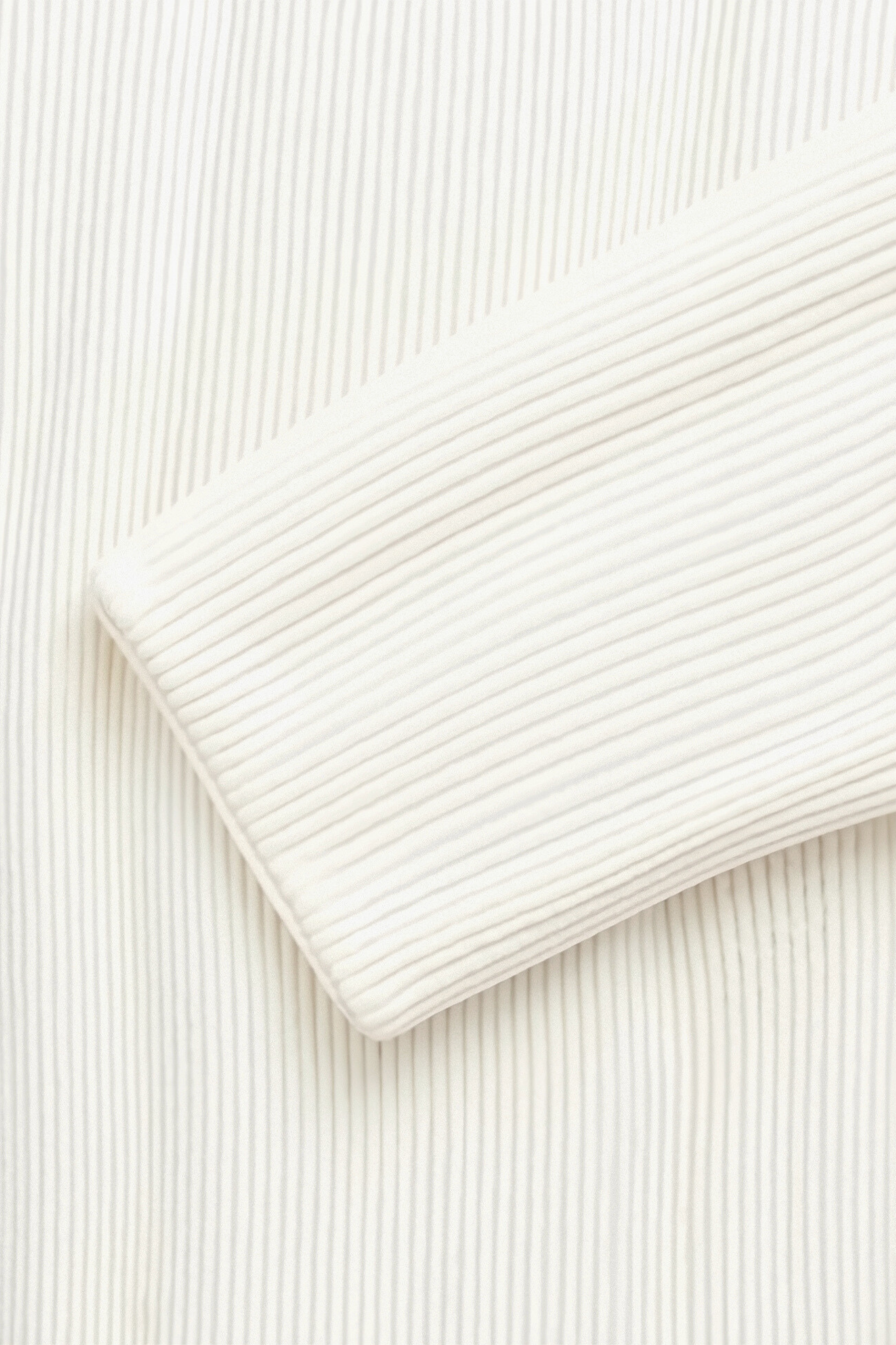 Belmont Solid Knitted Crew Neck Cardigan