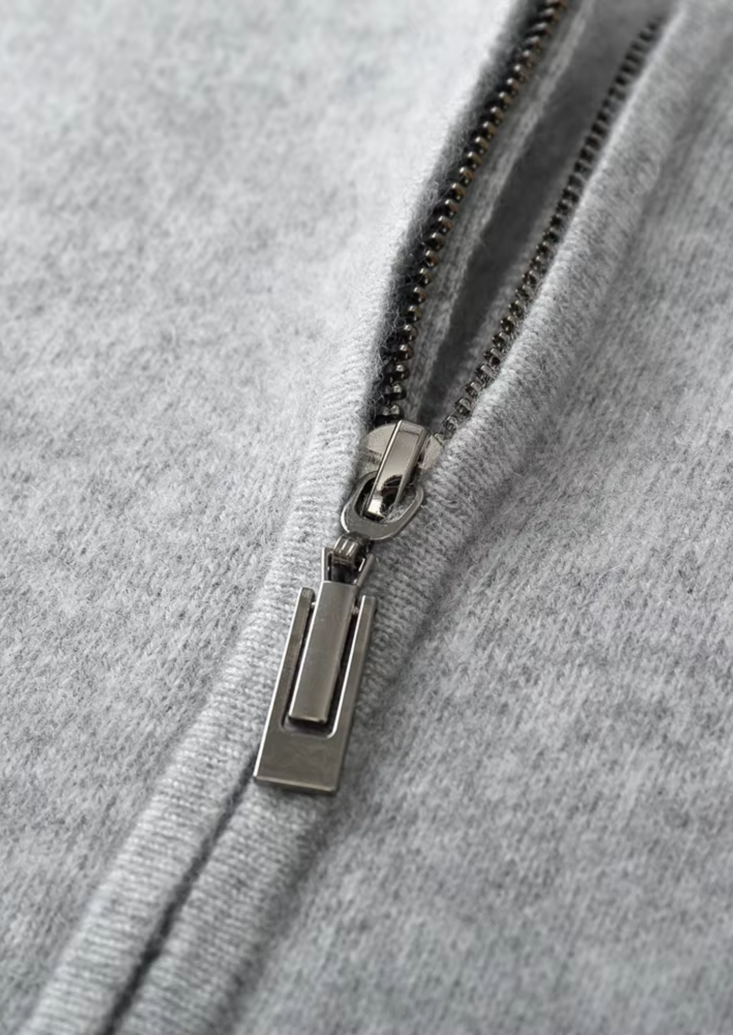 BELMONT WOOL V-NECK CARDIGAN