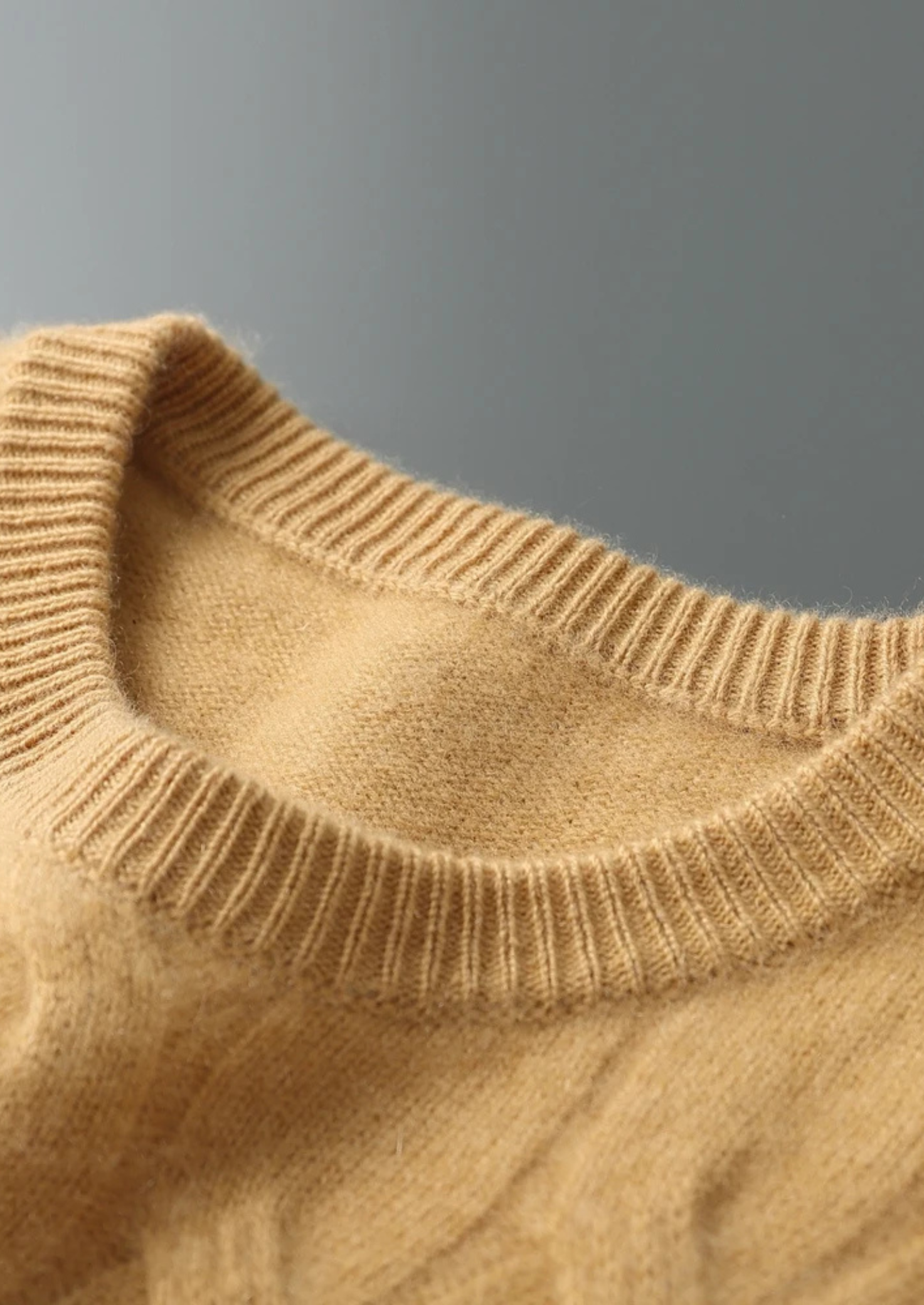 BELMONT WOOL CABLE CREWNECK