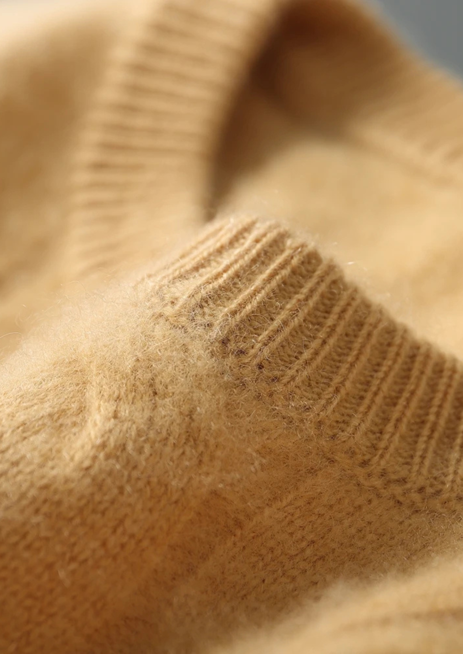 BELMONT WOOL CABLE CREWNECK