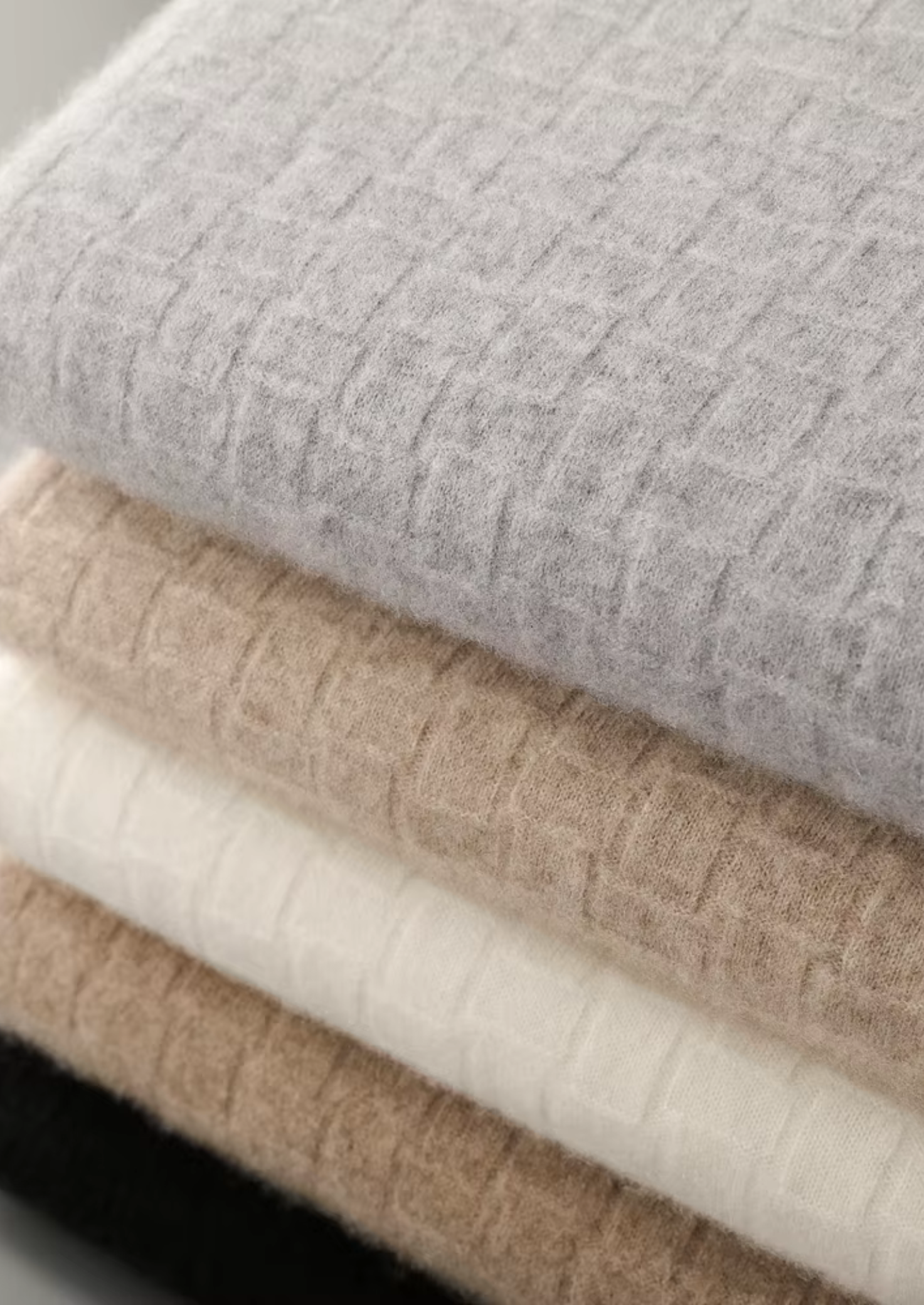 Belmont  WOOL TEXTURED MOCKNECK